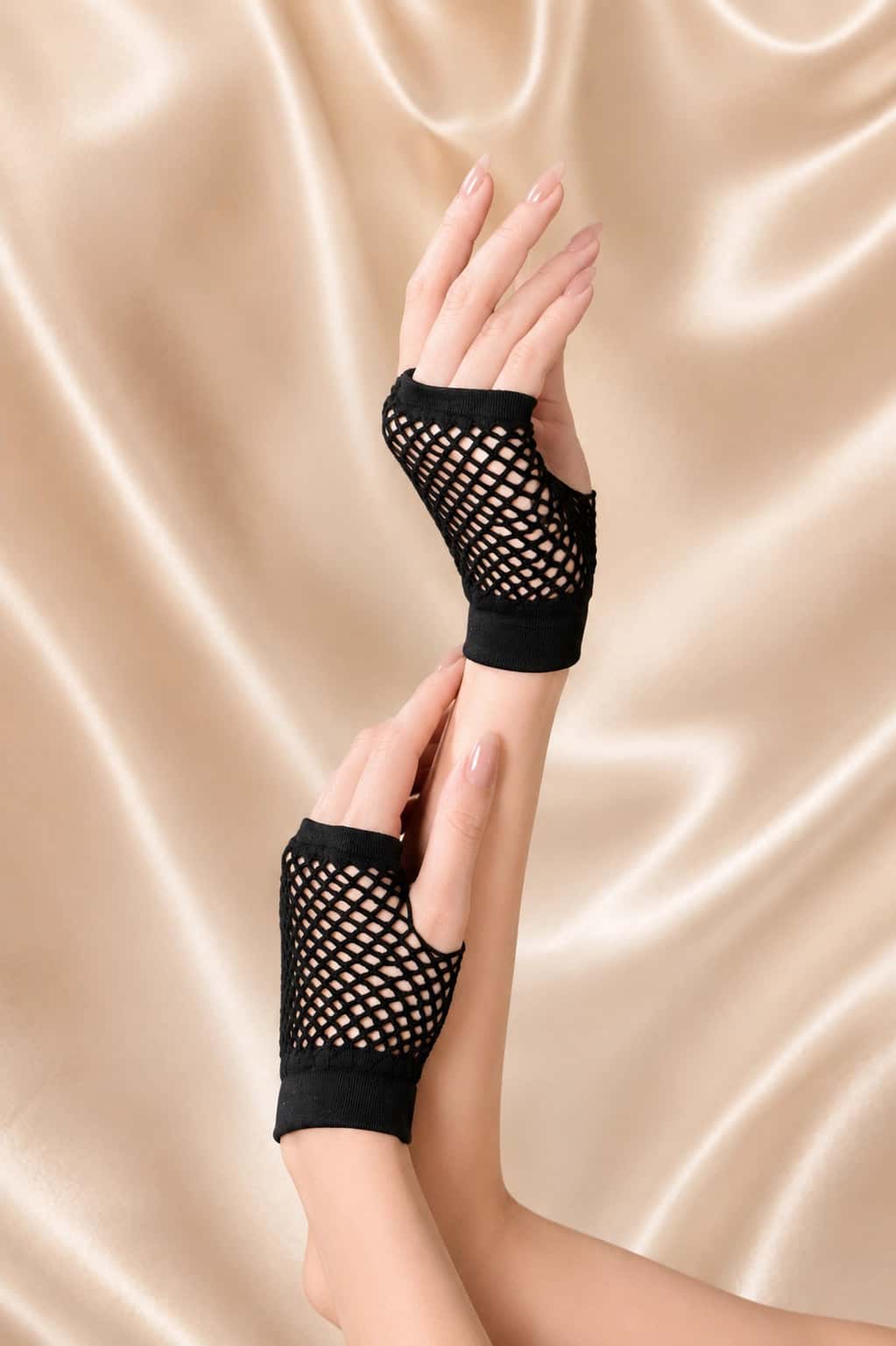 Noir Net Gloves