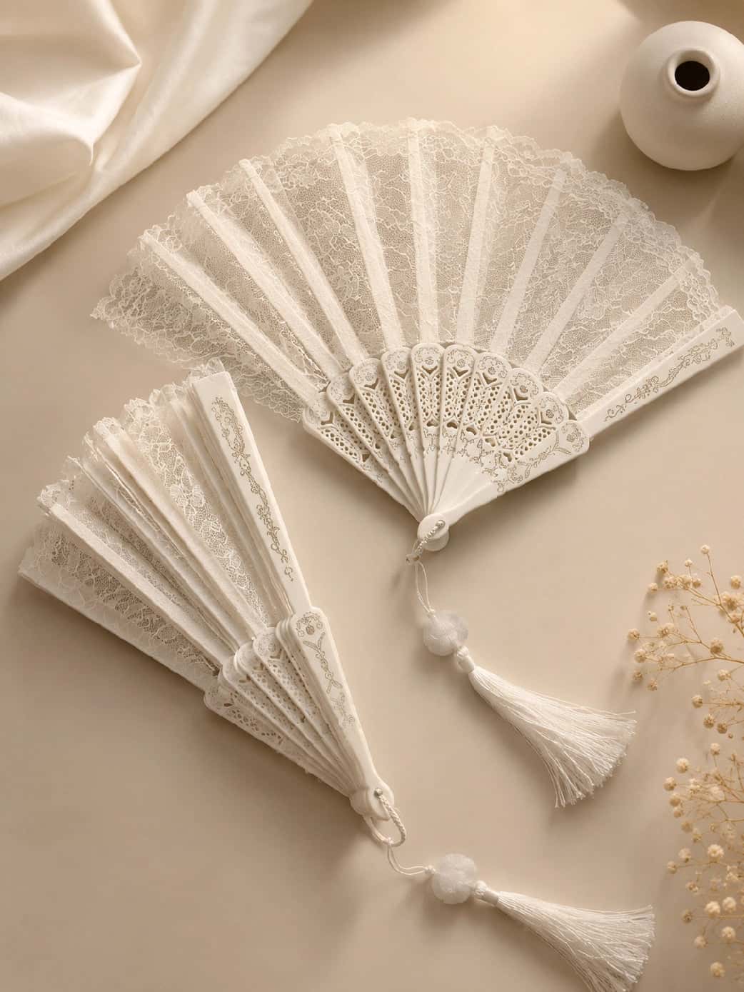 Vintage Lace Folding Fan (White)