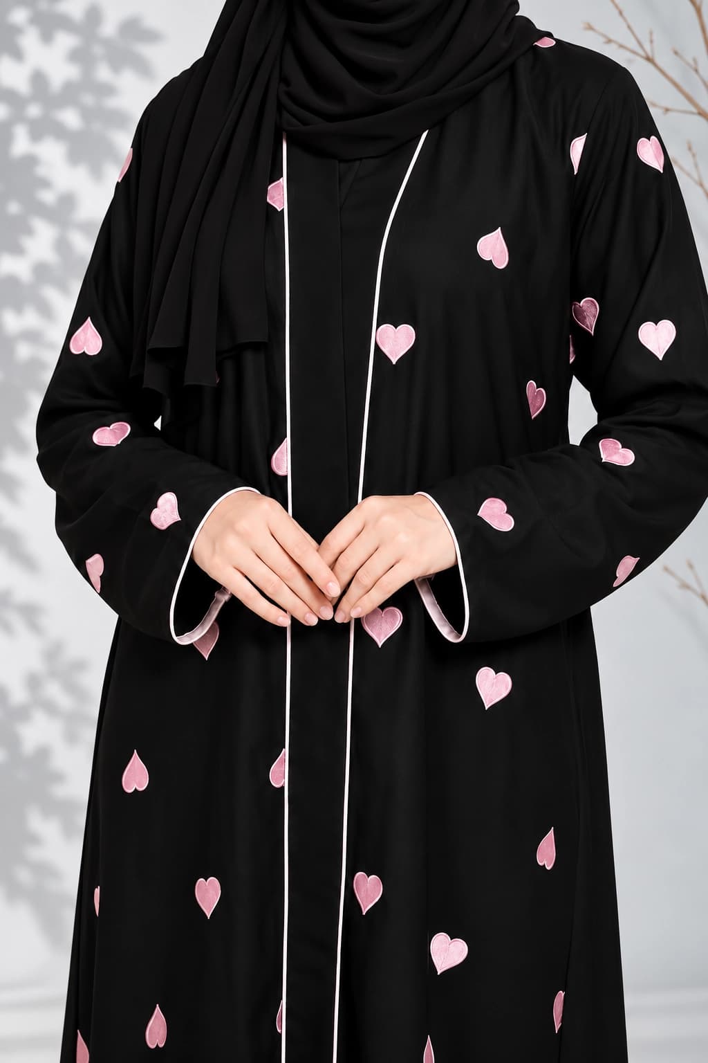 Pinteresty Heart Abaya alternate view